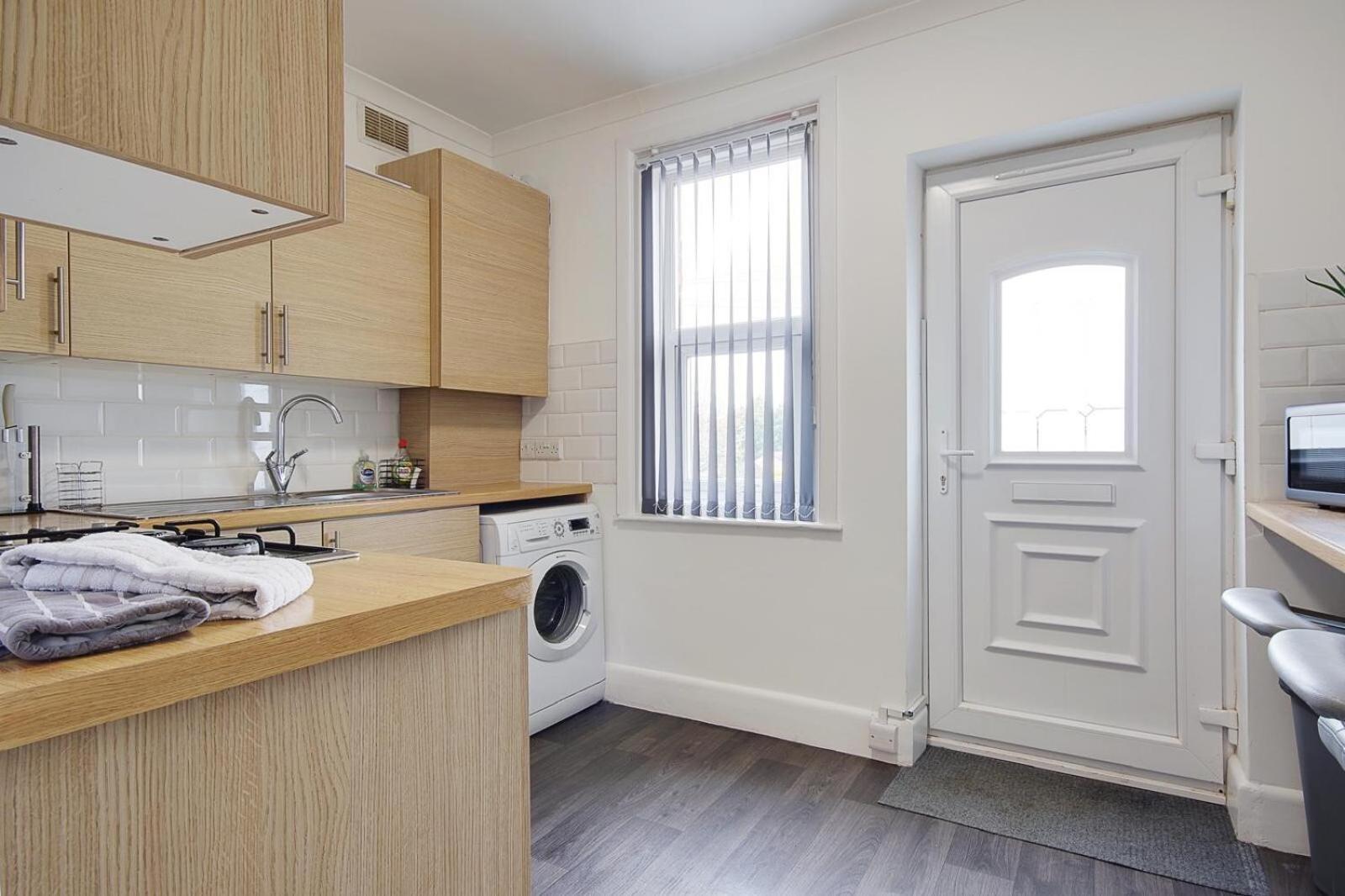 Wimbourne Road Apartment 3 ボーンマス エクステリア 写真