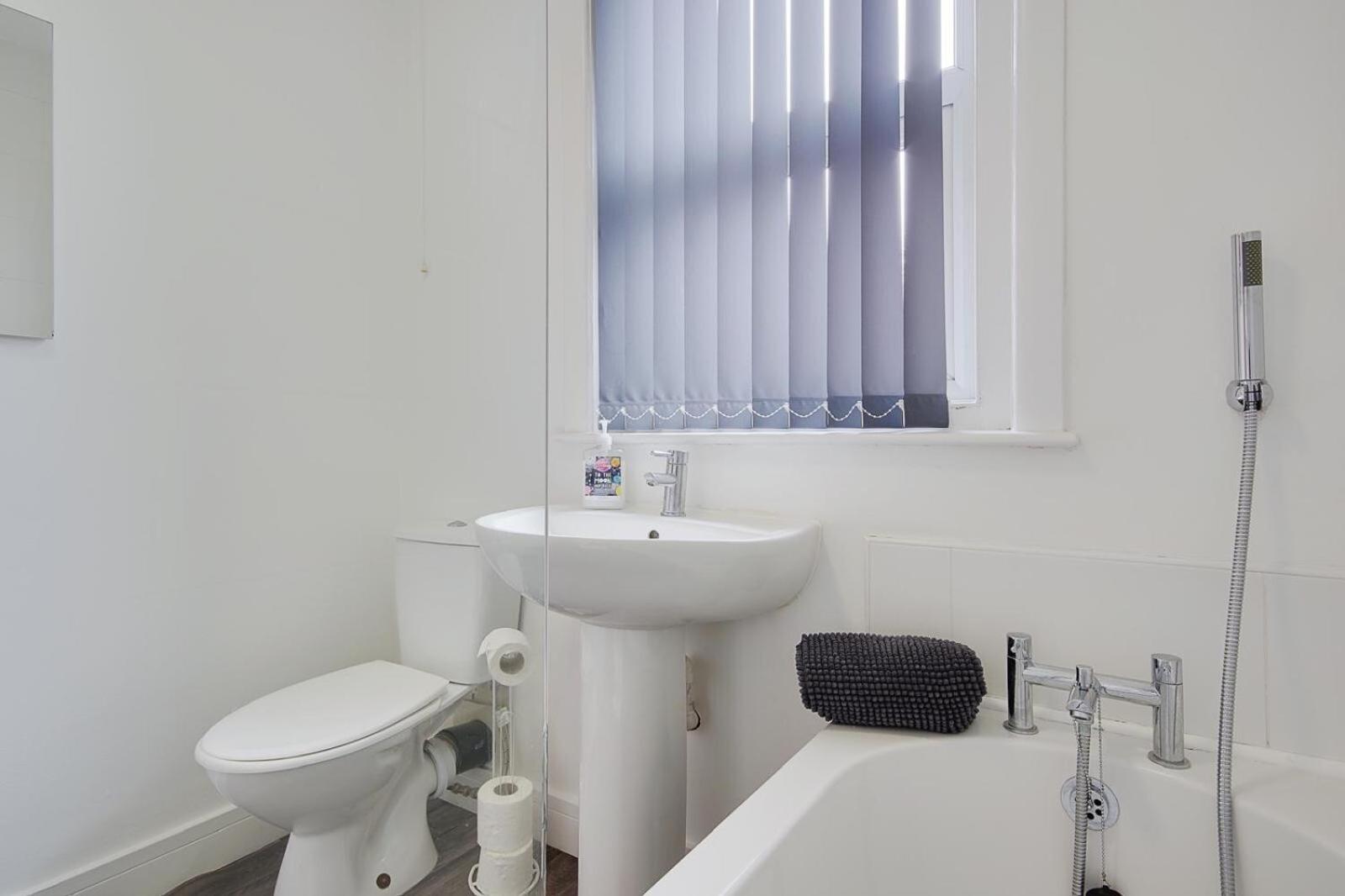 Wimbourne Road Apartment 3 ボーンマス エクステリア 写真